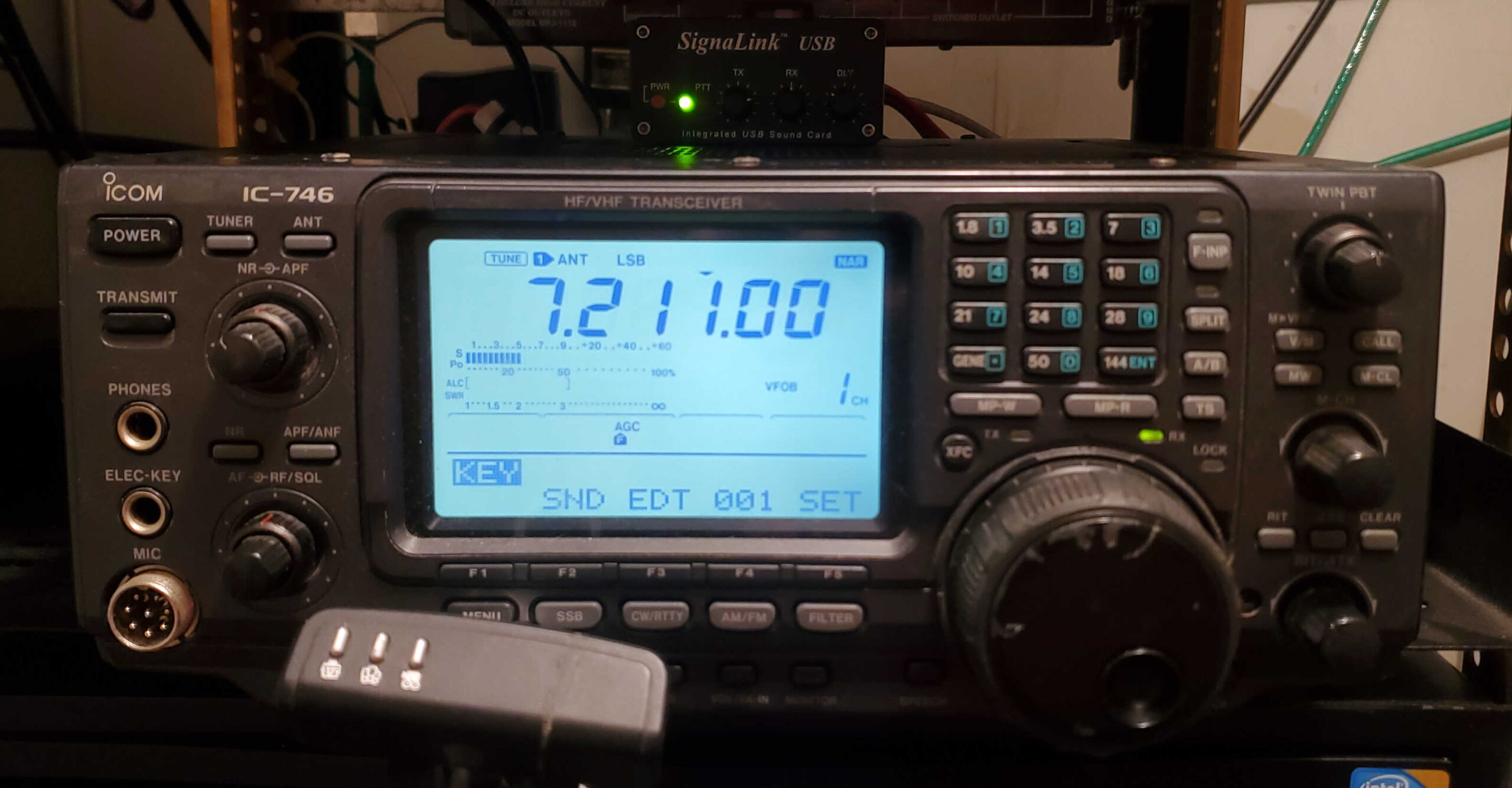 icom 746 with signalink on top